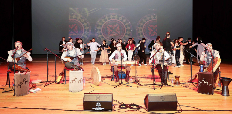 Turan Ethno Folk Band’tan muhteşem konser
